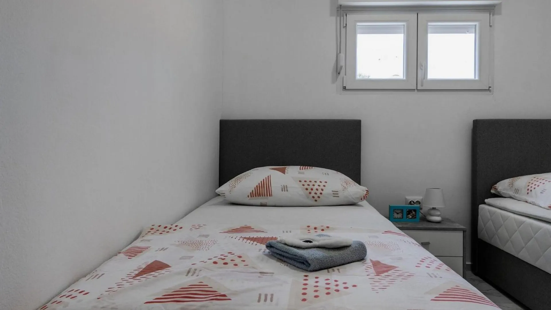 ויר Apartments Kristija